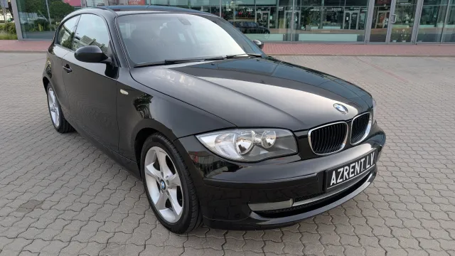 BMW 1. sērija E81, melns, automāts — foto